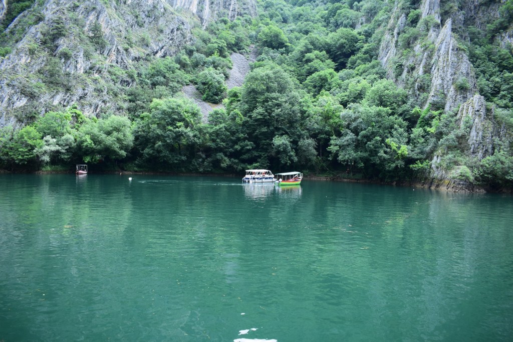 Efe ve Ebru'nun Üsküp tatilinde gittikleri Matka gölünden gerçek fotoğraf - 2023 yaz tatili
