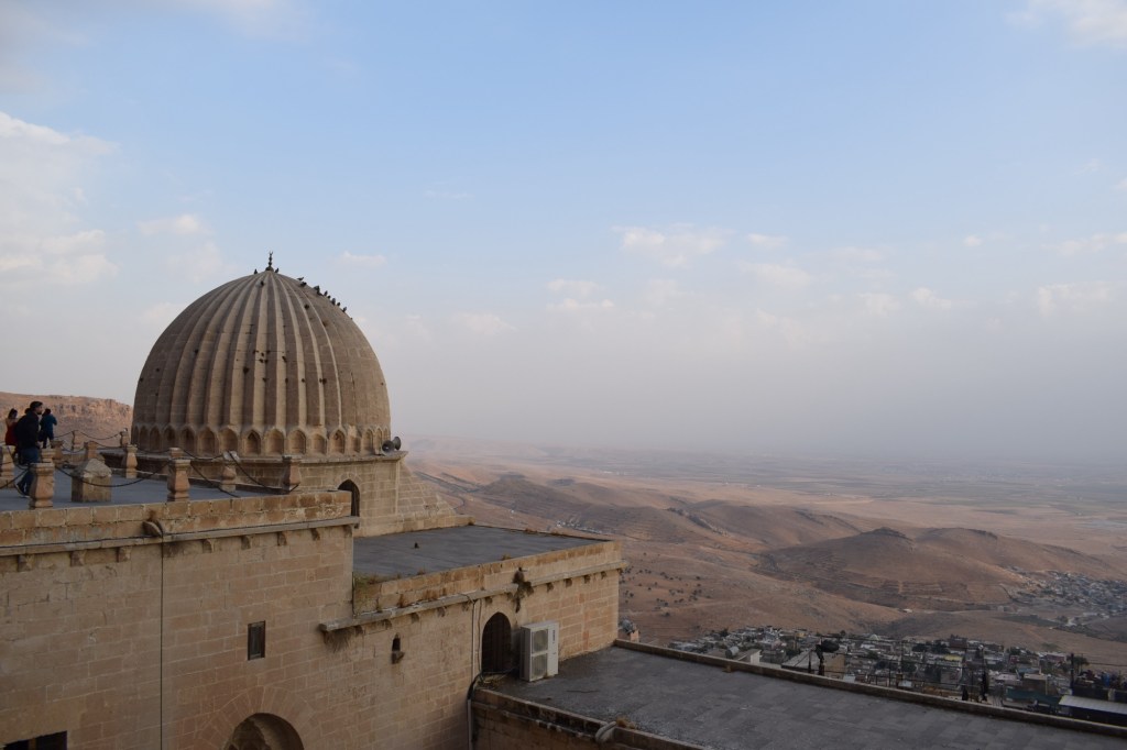 Efe ve Ebru'nun Mardin'de gezdikleri Zinciriye medresesinden çekilmiş gerçek fotoğraf