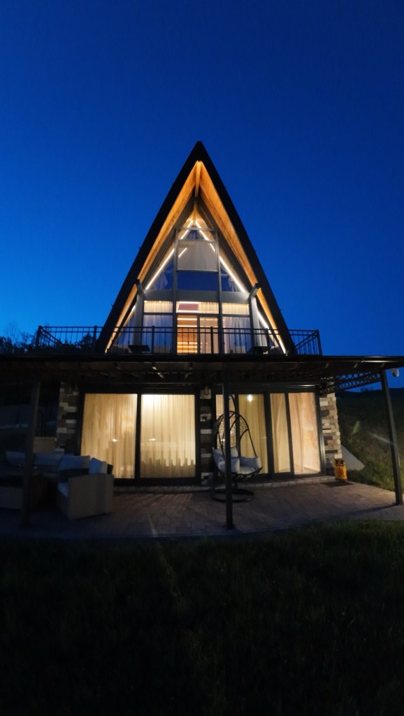 Efe ve Ebru’nun 2025 Sırbistan tatilinde, Ljubis’de konakladıkları villanın fotoğrafı