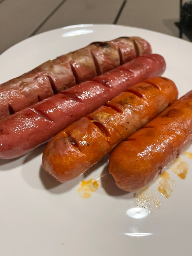 Efe ve Ebru’nun Ljubis’deki villada Ebru’nun doğum gününü ve evlilik yıldönümlerini kutladıkları akşam yaptıkları yemeklerden bir fotoğraf