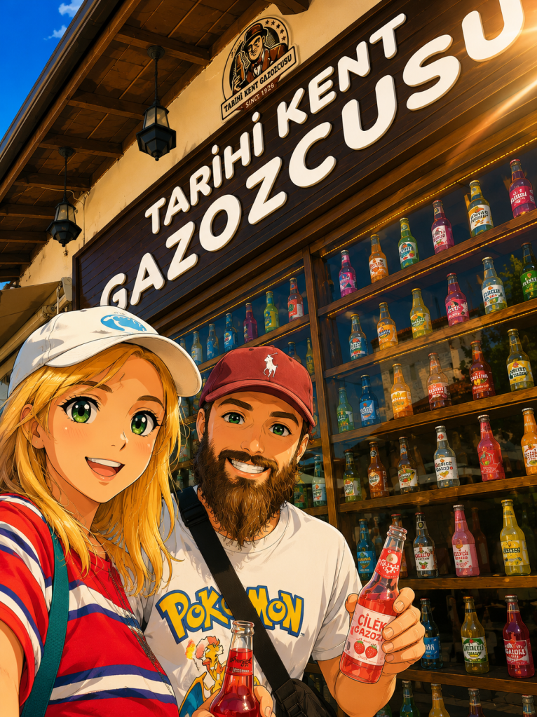 Safranbolu Tarihi Kent Gazozcusu’nda renkli şişeler önünde ellerinde gazoz tutan çiftin anime çizimi